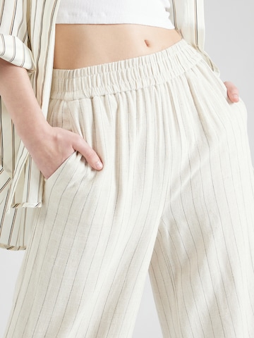 Loosefit Pantaloni 'VINSTY' di PIECES in beige