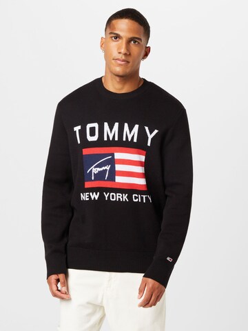 Tommy Jeans Sweater in Black: front