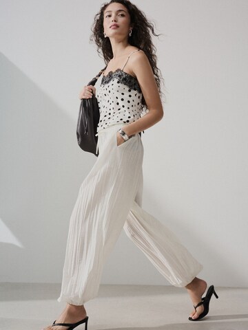 Barrel Pantaloni largi de la Next pe bej