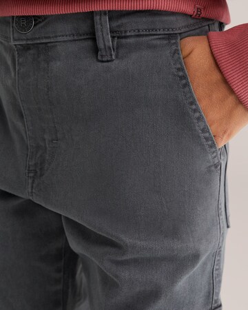 WE Fashion Regular Hose in Grau