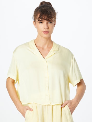 Urban Classics Blouse in Yellow: front
