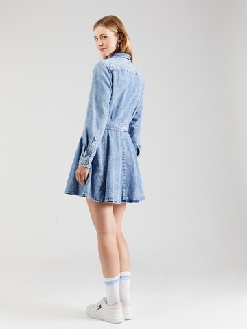 Tommy Jeans Košilové šaty – modrá