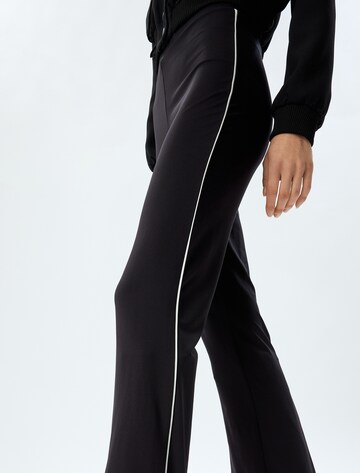 Koton Flared Broek in Zwart