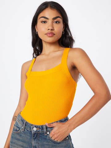 UNITED COLORS OF BENETTON Knitted top in Orange: front