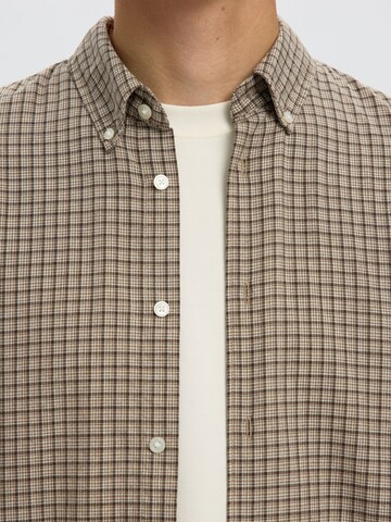 SELECTED Regular Fit Hemd in Braun