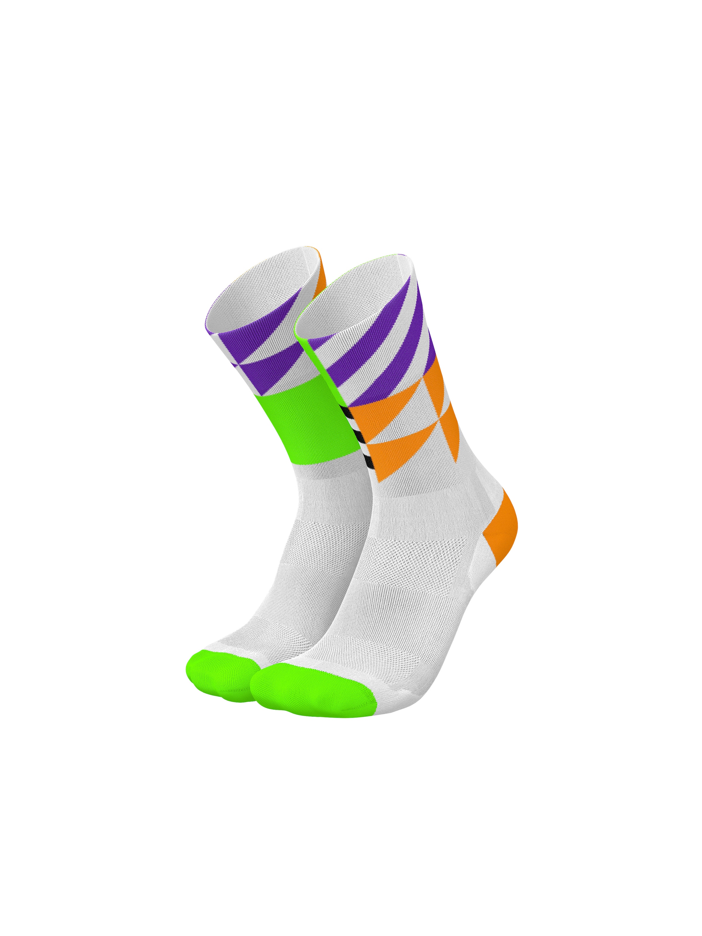 INCYLENCE Athletic Socks in Green: front