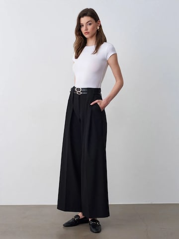 Dilvin Wide leg Pants in Black