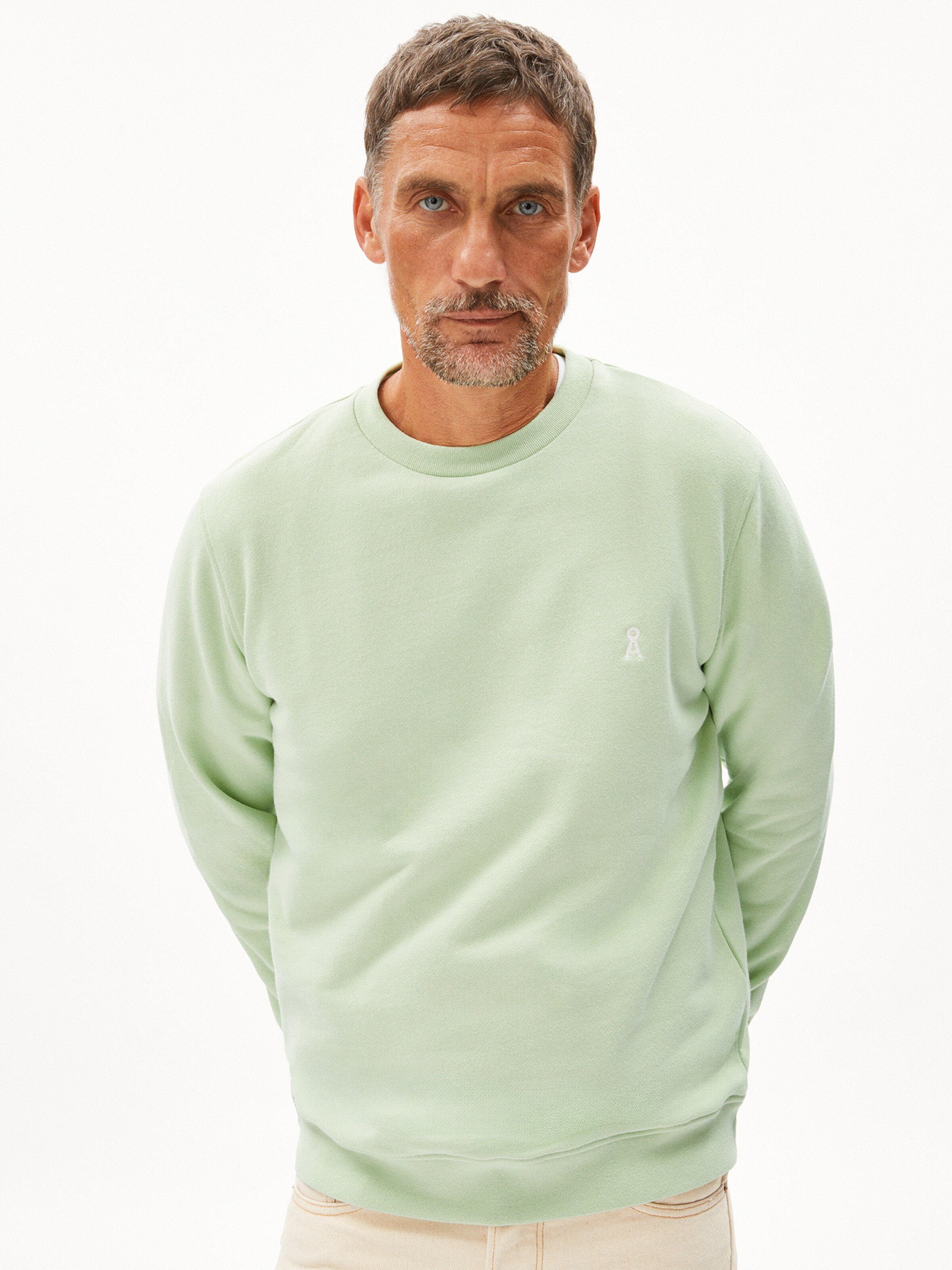 ARMEDANGELS Sweatshirt in Green: front