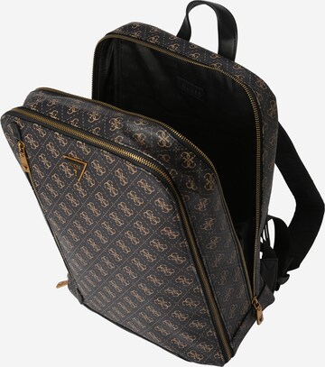 Rucsac 'VEZZOLA' de la GUESS pe maro