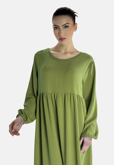 Elara Robe en olive, Vue avec produit
