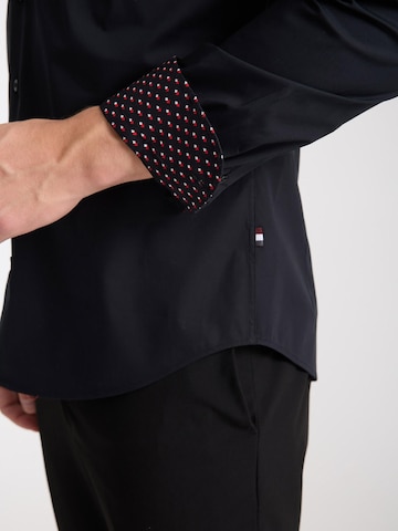 7Camicie - Ajuste estrecho Camisa de negocios 'Firenze Sport Poplin Stretch Man Shirt White' en negro