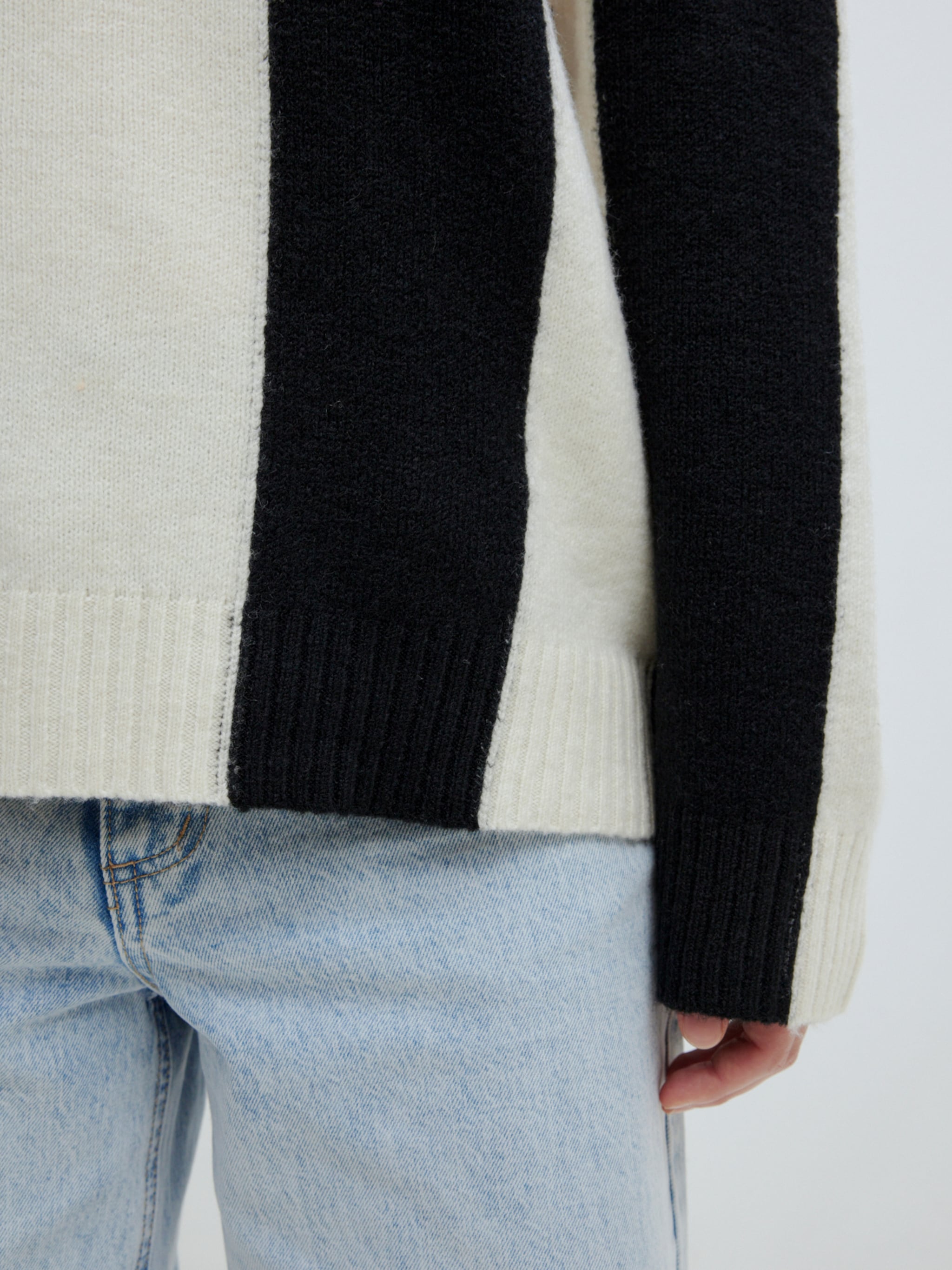 EDITED Produkte Pullover 'Bodil' schwarz