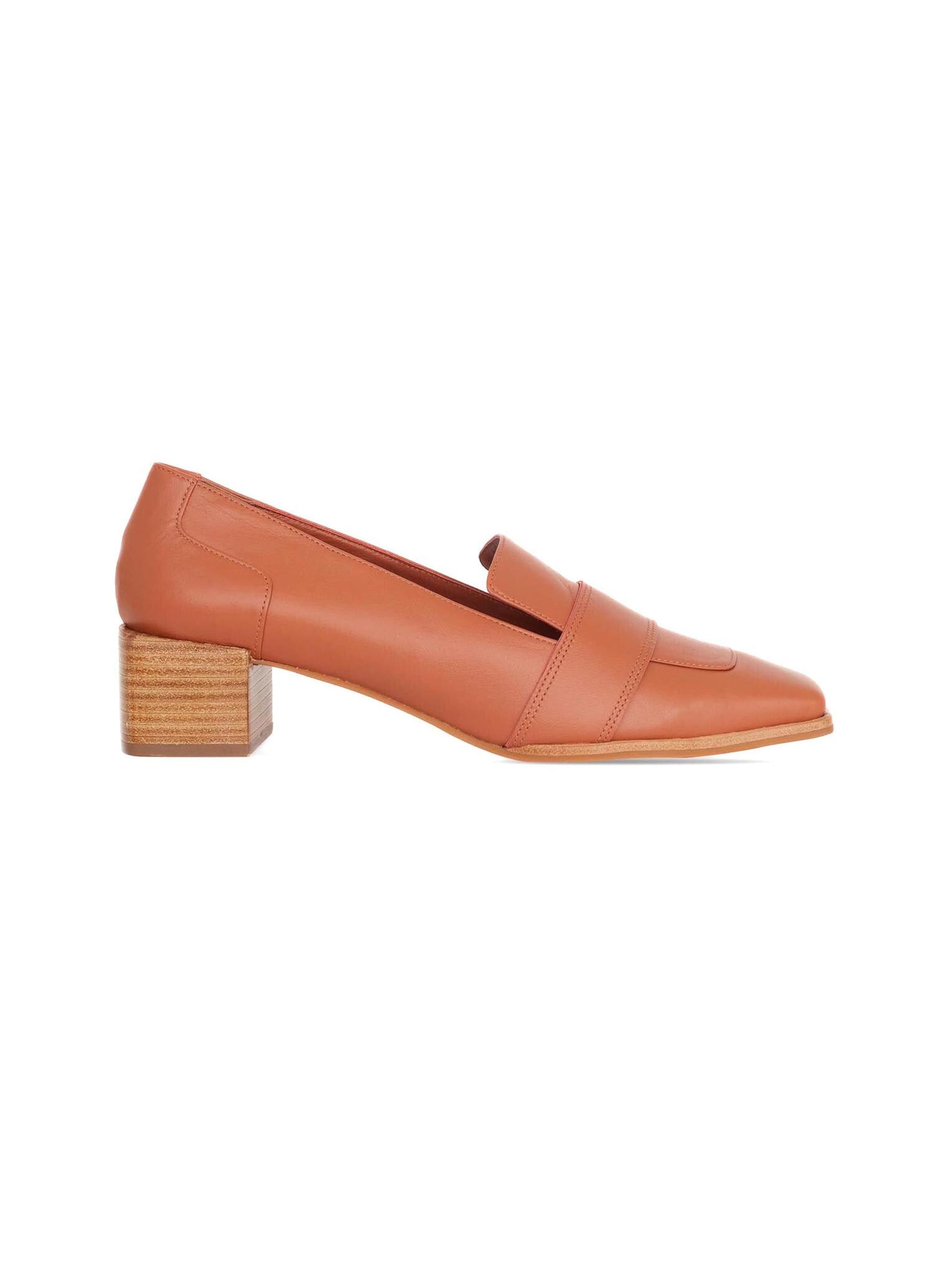 Mangara Atelier Pumps 'Mocassins Mangará Louro en cuir terracotta' in Bruin: voorkant