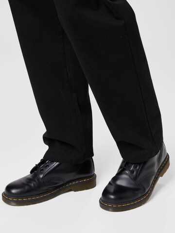 Carhartt WIP Loosefit Hose 'Calder' in Schwarz