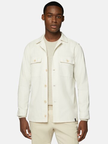 Coupe regular Chemise Boggi Milano en blanc : devant