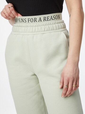 Tapered Pantaloni 'Anna' di ABOUT YOU Limited in verde