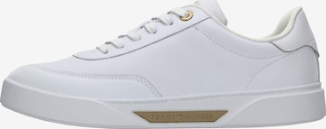 TOMMY HILFIGER Sneakers 'ESSENTIAL CHIC' in White: front