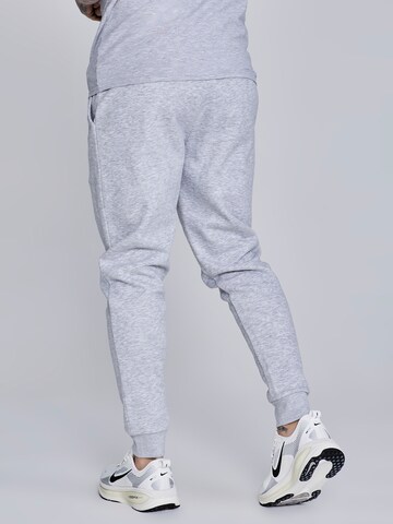 Effilé Pantalon SikSilk en gris