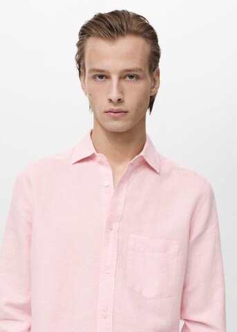 MANGO MAN Regular fit Button Up Shirt in Pink