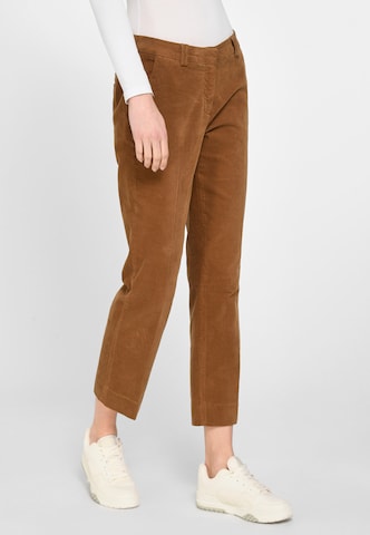 DAY.LIKE Regular Pleated Pants in Brown: front