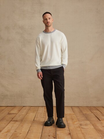 DAN FOX APPAREL - Pullover 'Lars' em branco: frente