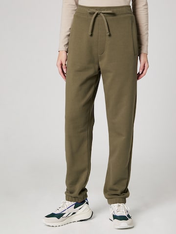 ABOUT YOU x Alvaro Soler Tapered Pants 'Matti' in Green