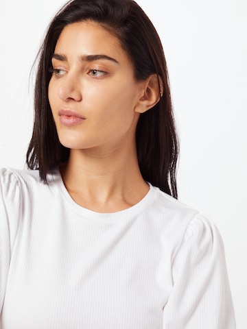 T-shirt 'Jamie' OBJECT en blanc