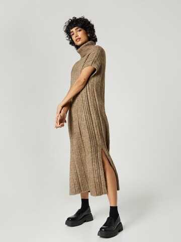 Robe 'Nova' florence by mills exclusive for ABOUT YOU en marron : devant