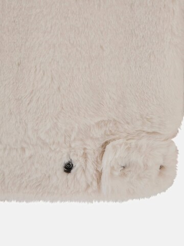 GUESS Between-Season Jacket in White