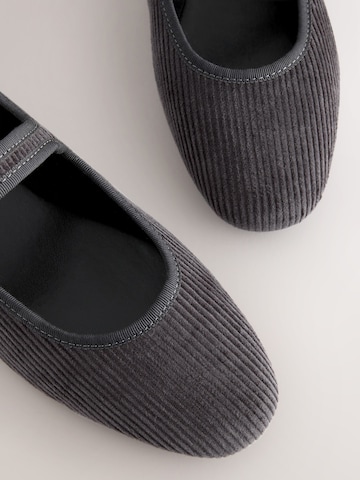 Next Балетки с ремешком в Серый