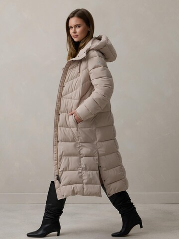 MANISA Tussenjas 'Regenmantel' in Beige