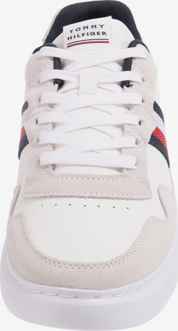 TOMMY HILFIGER Sneaker in Weiß