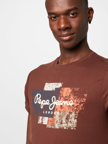Pepe Jeans T-Shirt 'SCOTTY' in Braun