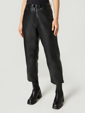 Guido Maria Kretschmer Women Regular Pants 'Nena' in Black: front