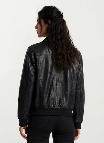 trueprodigy Between-season jacket 'Seilina' in Black