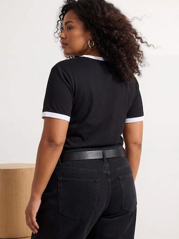 Trendyol Curve - Camiseta en negro