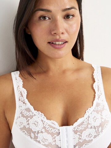 Cellbes of Sweden T-shirt Bra in White