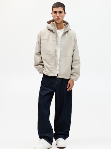 Geacă de primăvară-toamnă de la Pull&Bear pe bej: față