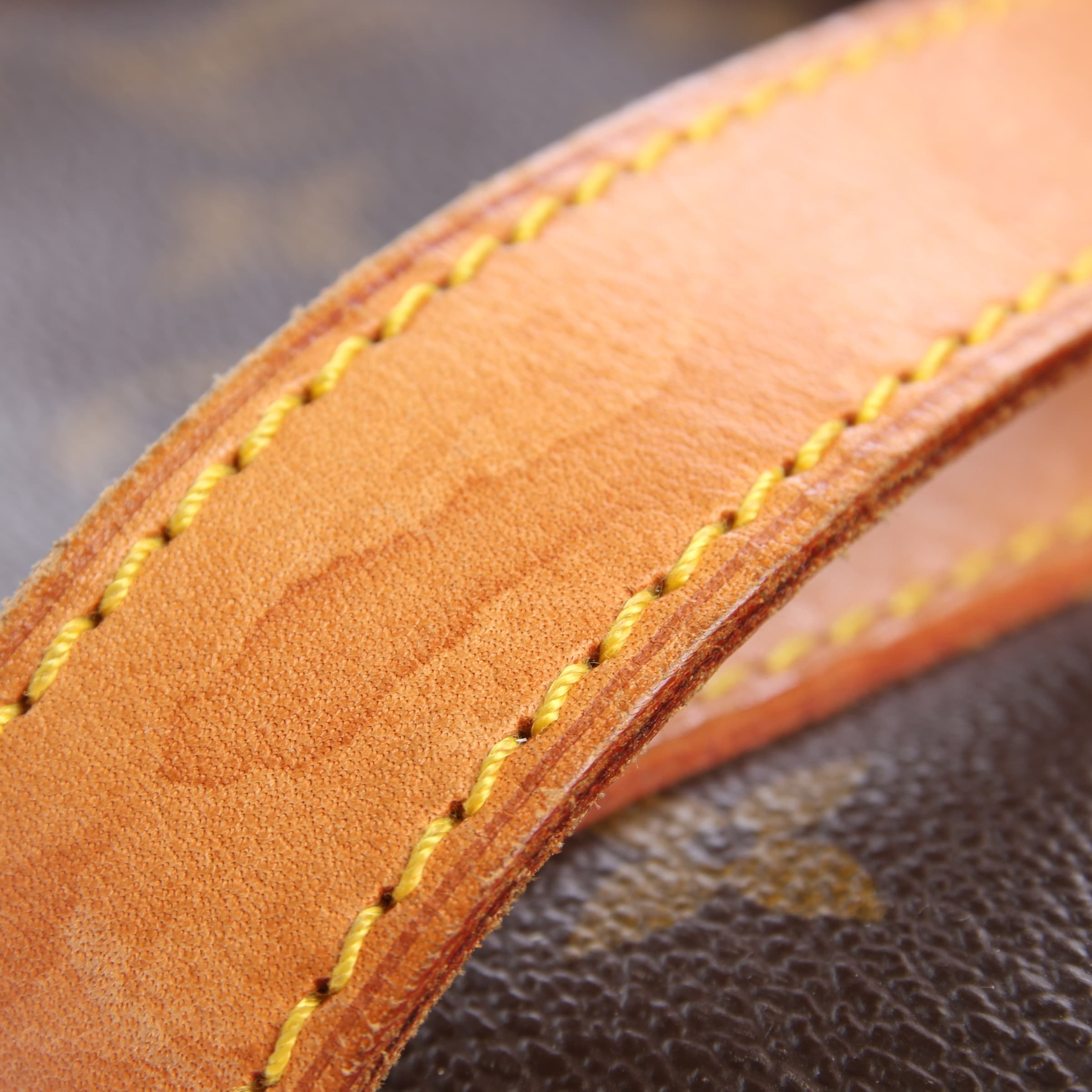 Louis Vuitton Bag in One size in Brown