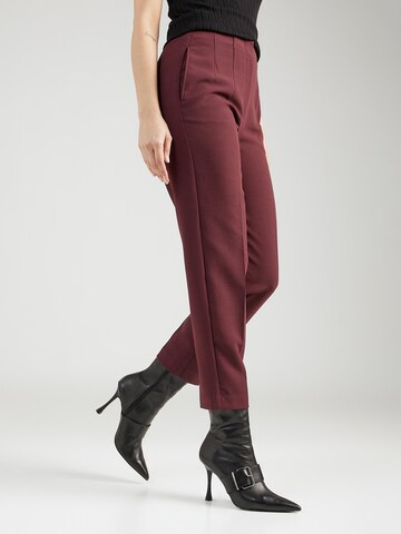Effilé Pantalon à plis Marks & Spencer en rouge