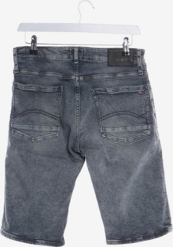 Tommy Jeans Shorts in 29 in Grey