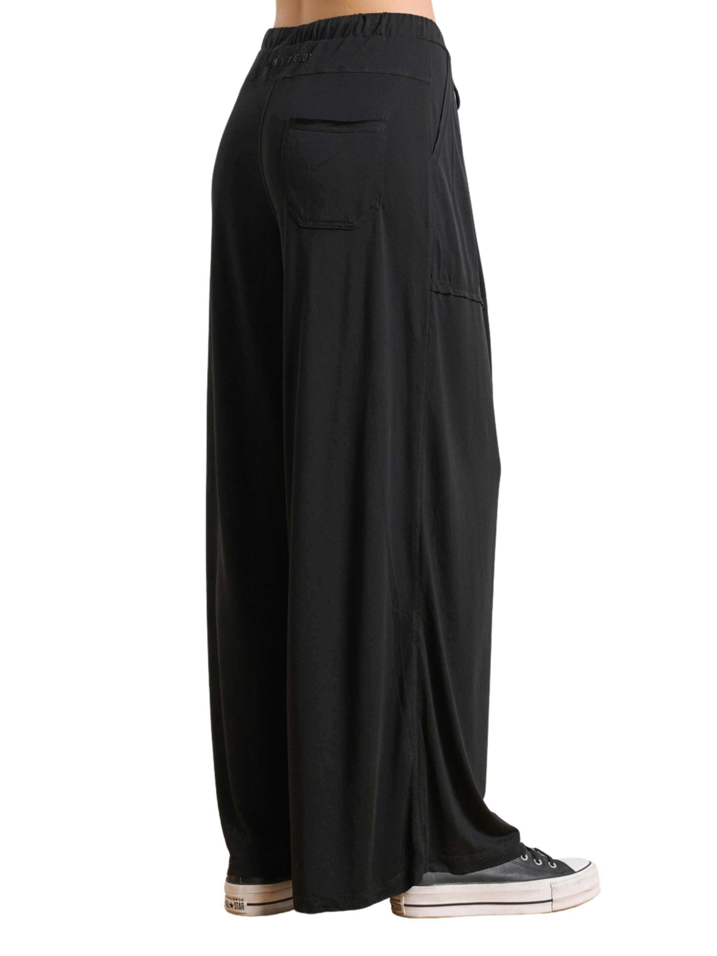 Bdtk Loosefit Sporthose 'L.I.M.I.T.E.D'‌ in Schwarz