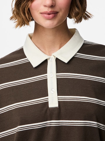 T-shirt 'PCSadie' PIECES en marron