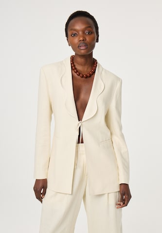 Blazer Fabienne Chapot en beige : devant
