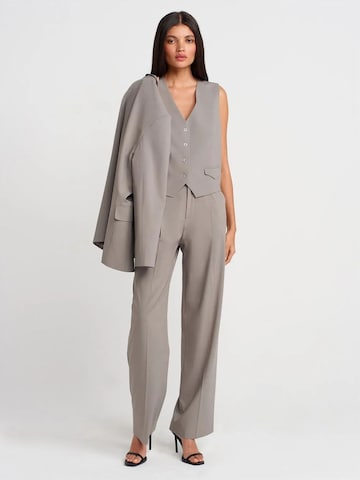 Dilvin Vest in Grey