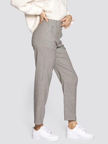 Coupe slim Pantalon 'Nora' FRESHLIONS en gris