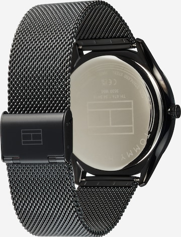 TOMMY HILFIGER Analog Watch in Black