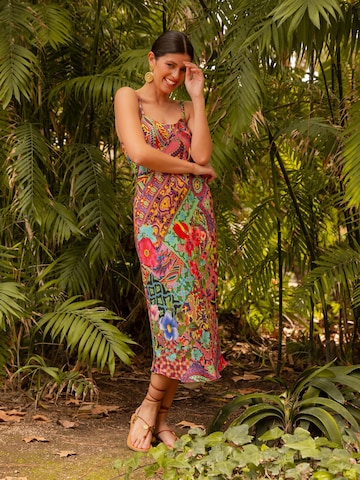 Introvertie VIENNA - Vestido de verano 'Not Your Darling Bias Slip Dress' en Mezcla de colores