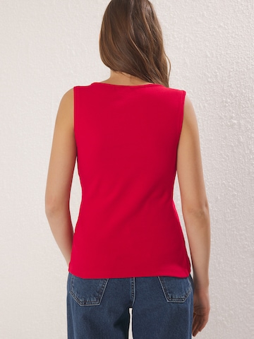 Trendyol Top - Červená