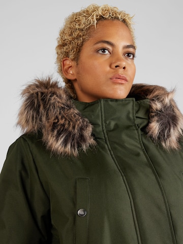 ONLY Carmakoma - Parka de inverno 'Irena' em verde